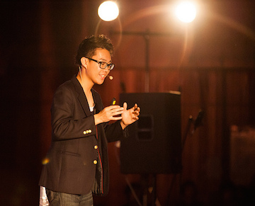 TEDxKids@Chiyoda 2013 での講演の様子（青木 大和）